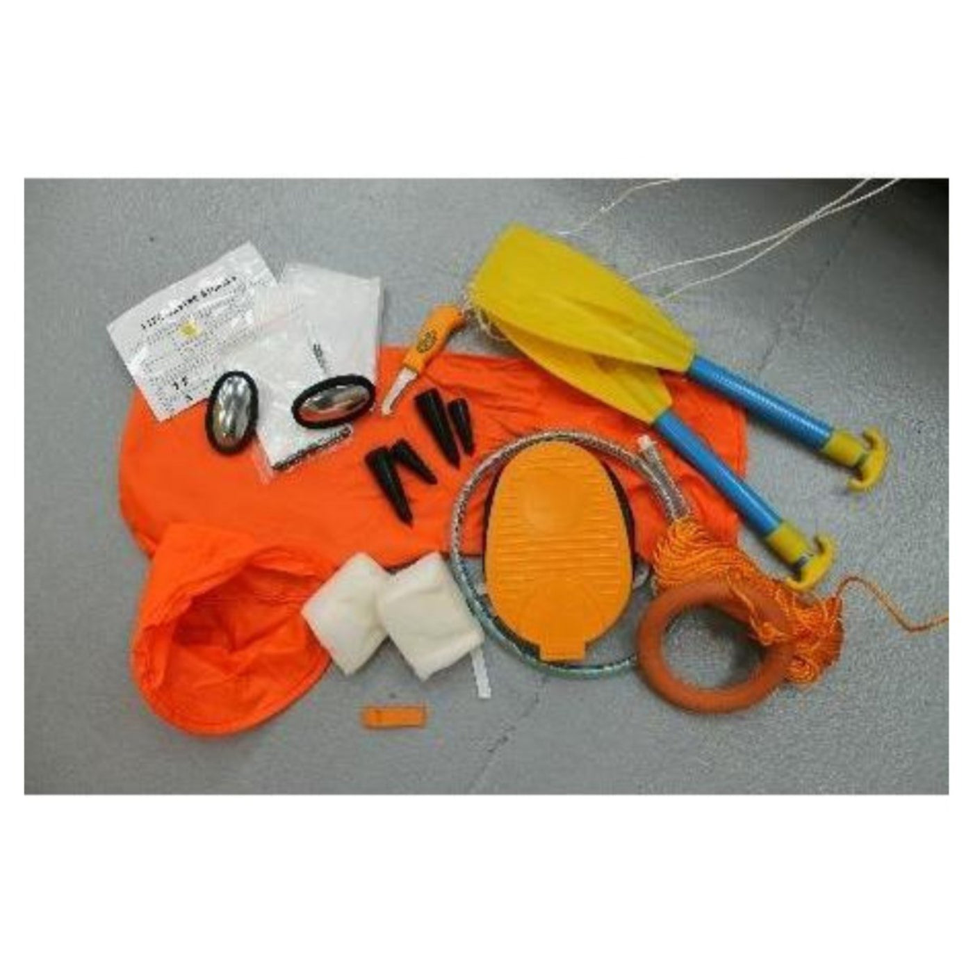 Revere Standard Life Raft, 4 - 6 Person - REV290095
